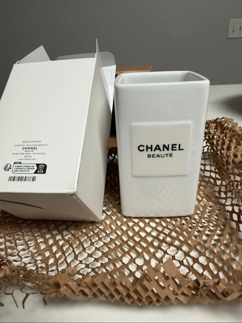 CHANEL White Ceramic Vanity Holder with Branded Plaque